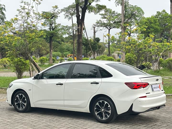 Chevrolet Monza 2023 2023款 1.3T 轻混自动尊享版
