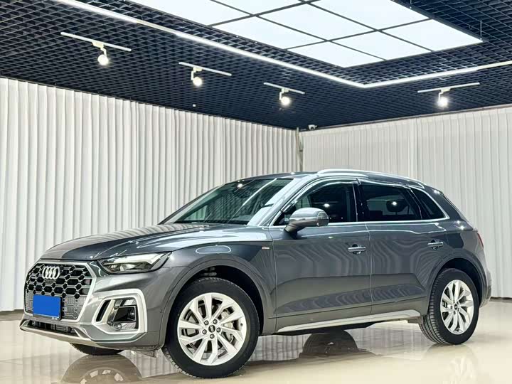 Фото 1 - Audi Q5L