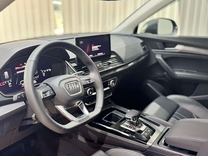 Фото 5 - Audi Q5L