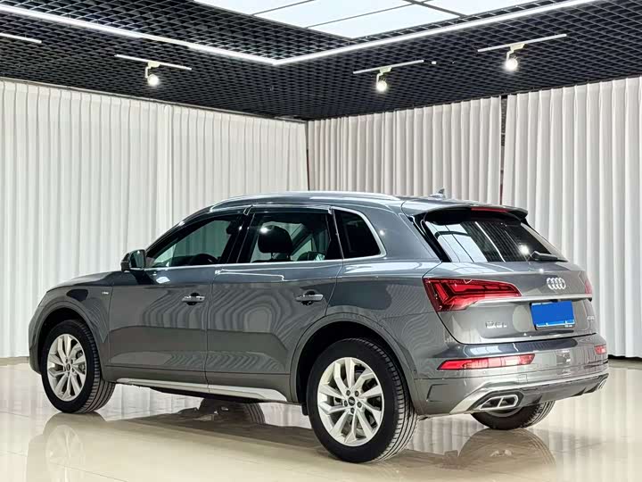 Фото 7 - Audi Q5L