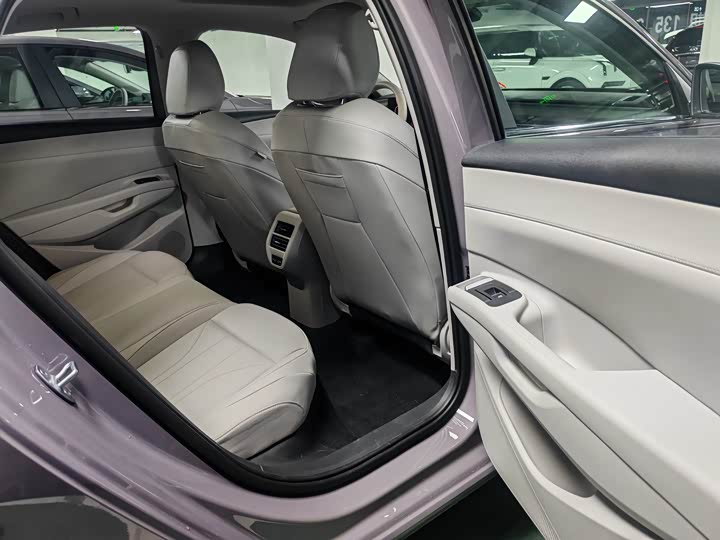Volkswagen Lavida 2026 2026款 Pro 300TSI 智逸版