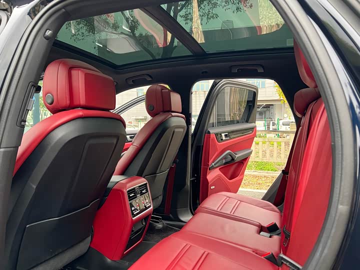 Фото 9 - Porsche Cayenne