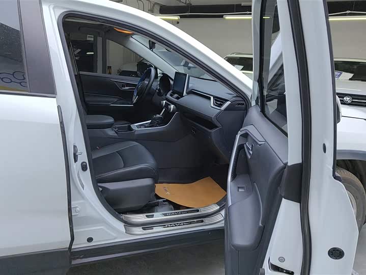 Toyota RAV4 2021 2021款 2.0L CVT两驱风尚版