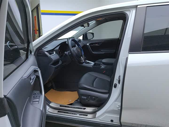 Toyota RAV4 2021 2021款 2.0L CVT两驱风尚版
