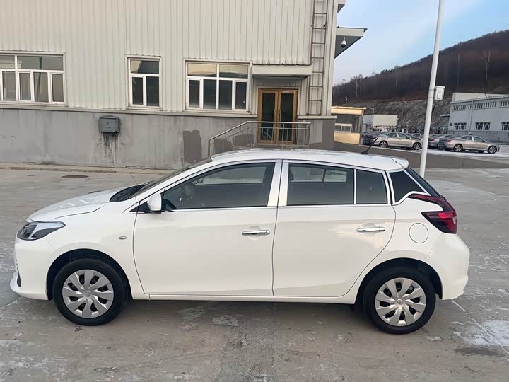 2022 Toyota Vios FS