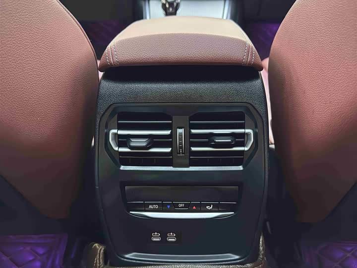 Photo 9 - BMW 3 Series
