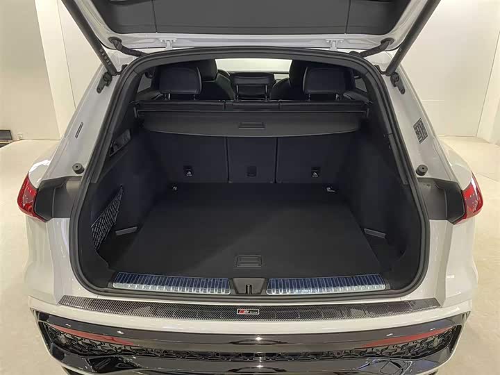Audi Q5L 2026 2026款 2.0T 智混尊享型