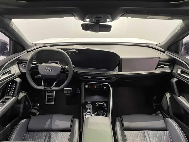 Audi Q5L 2026 2026款 2.0T 智混尊享型
