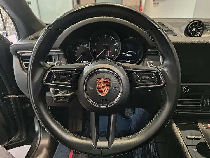 Photo 4 - Porsche Macan