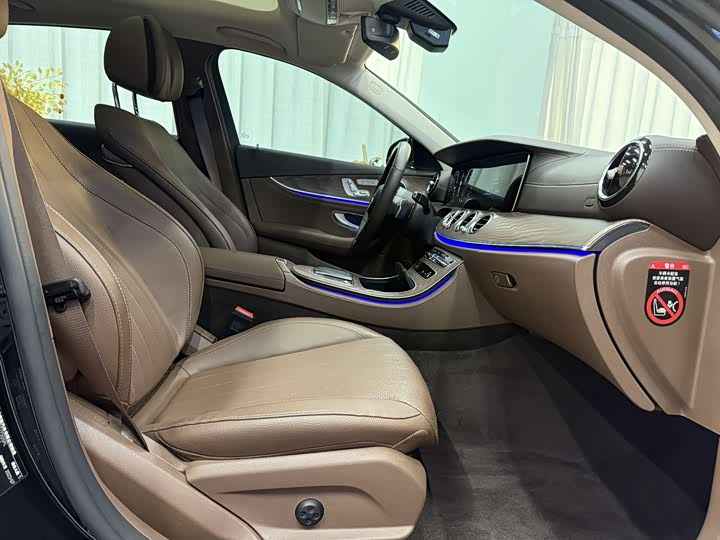 Zdjęcie 9 - Mercedes-Benz E-Class