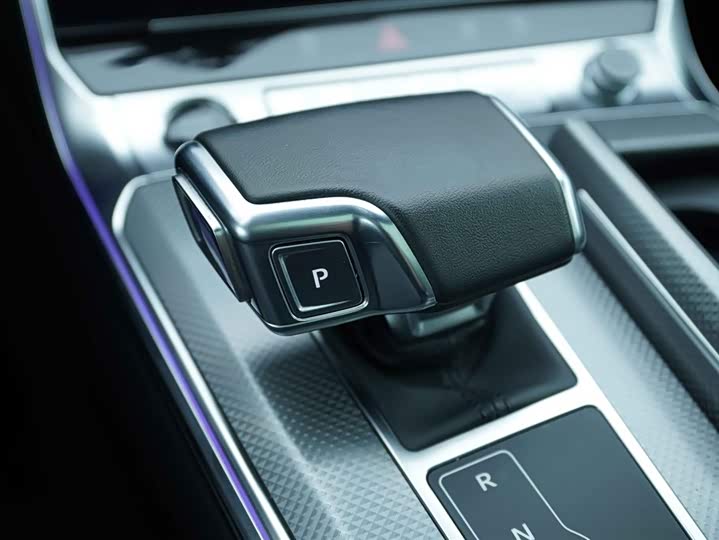 Zdjęcie 9 - Audi A6L