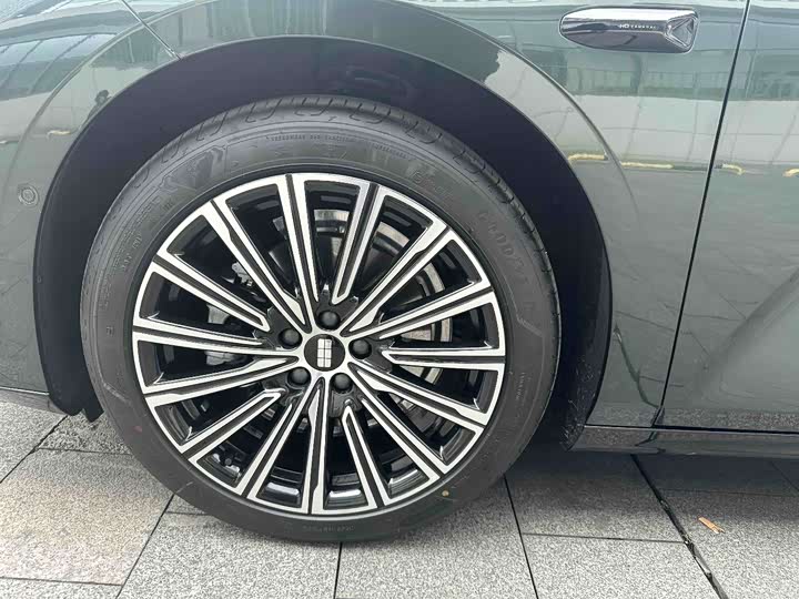Zdjęcie 8 - Geely Galaxy Starshine 8 EM-i