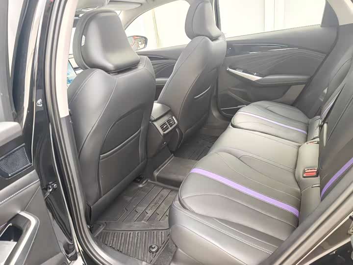 Geely Preface L 2024 2024款 油混 1.5TD 星河版