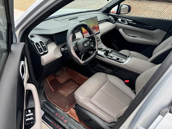 Geely Atlas L 2025 2025款 第四代 1.5TD DCT 启程