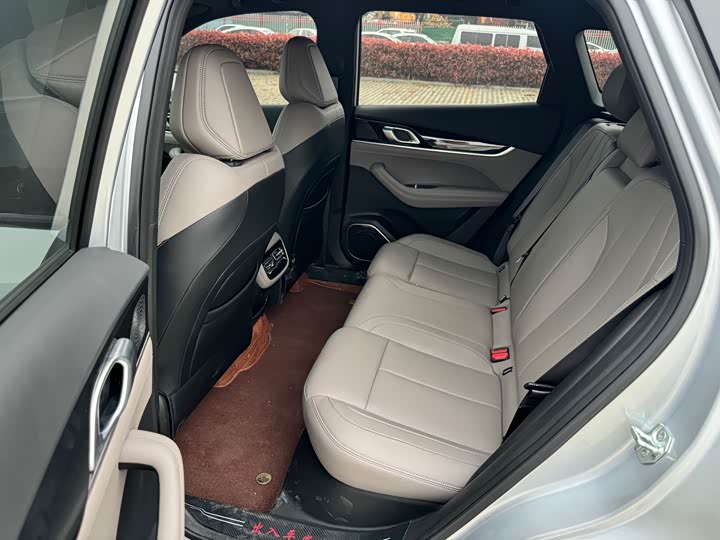 Geely Atlas L 2025 2025款 第四代 1.5TD DCT 启程