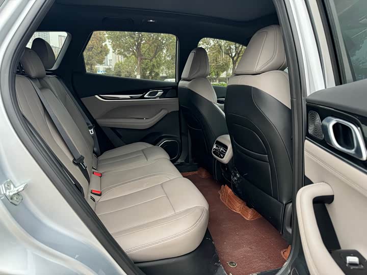 Geely Atlas L 2025 2025款 第四代 1.5TD DCT 启程