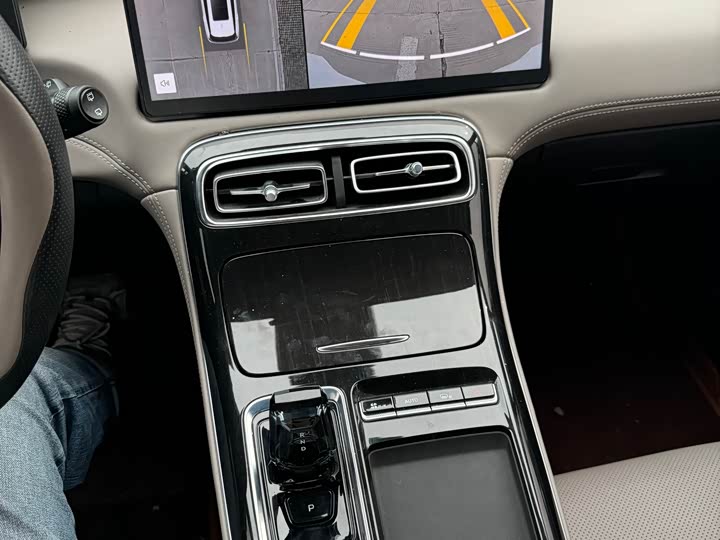 Geely Atlas L 2025 2025款 第四代 1.5TD DCT 启程