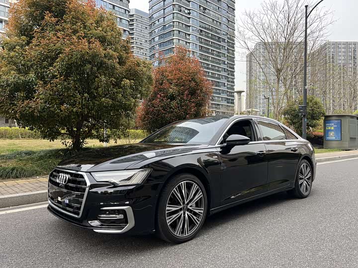 Фото 1 - Audi A6L