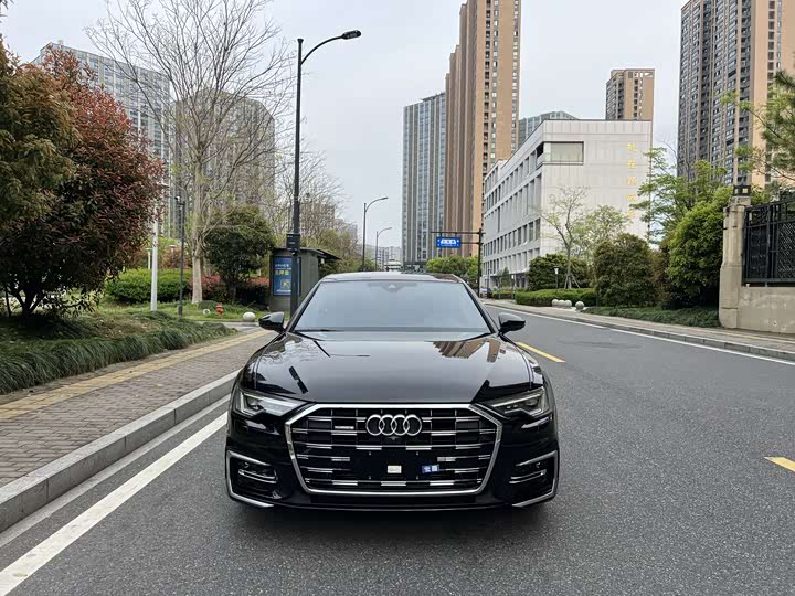Фото 2 - Audi A6L