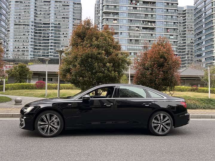 Фото 4 - Audi A6L