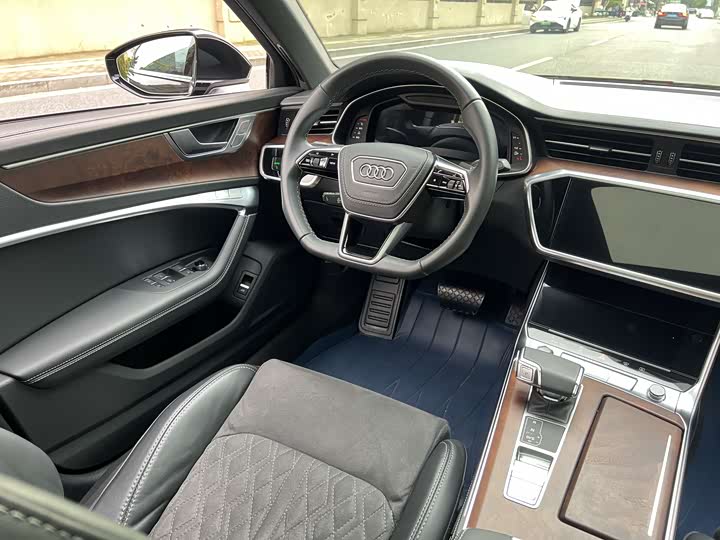 Фото 5 - Audi A6L