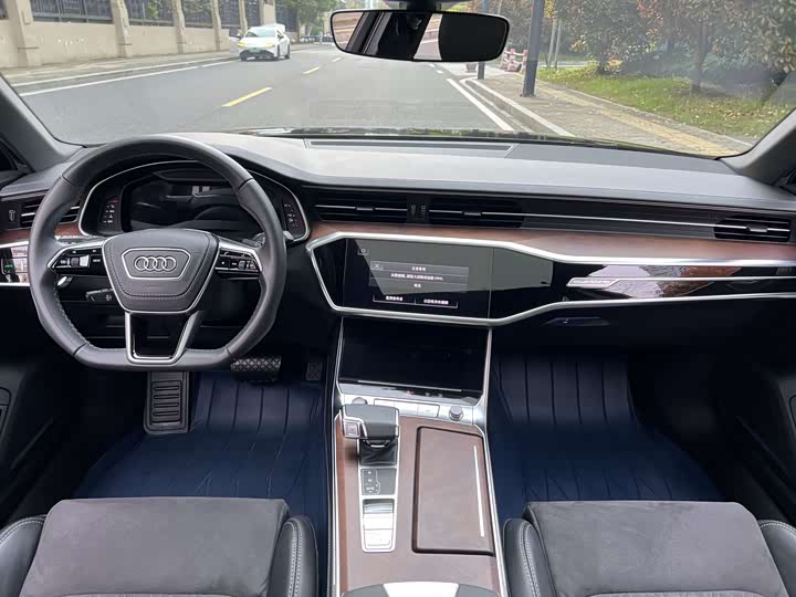 Фото 6 - Audi A6L