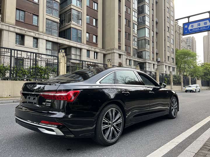 Фото 8 - Audi A6L