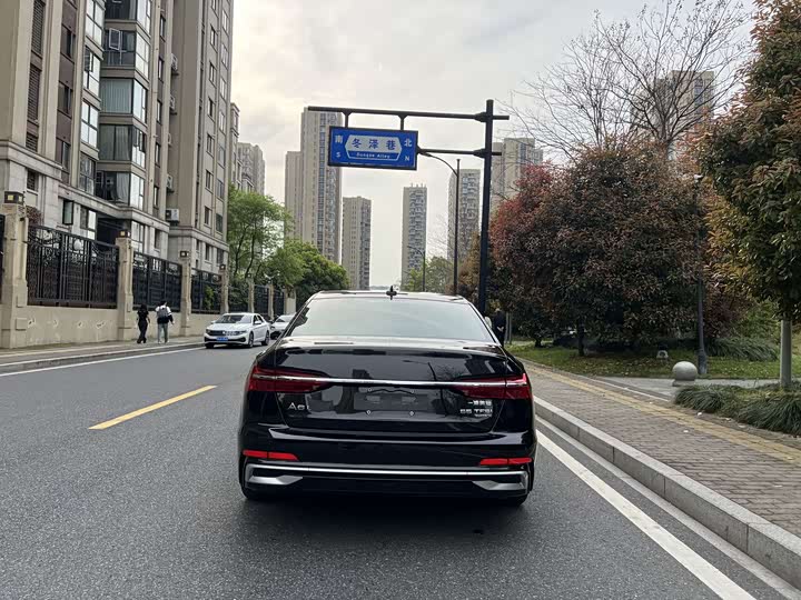 Фото 9 - Audi A6L