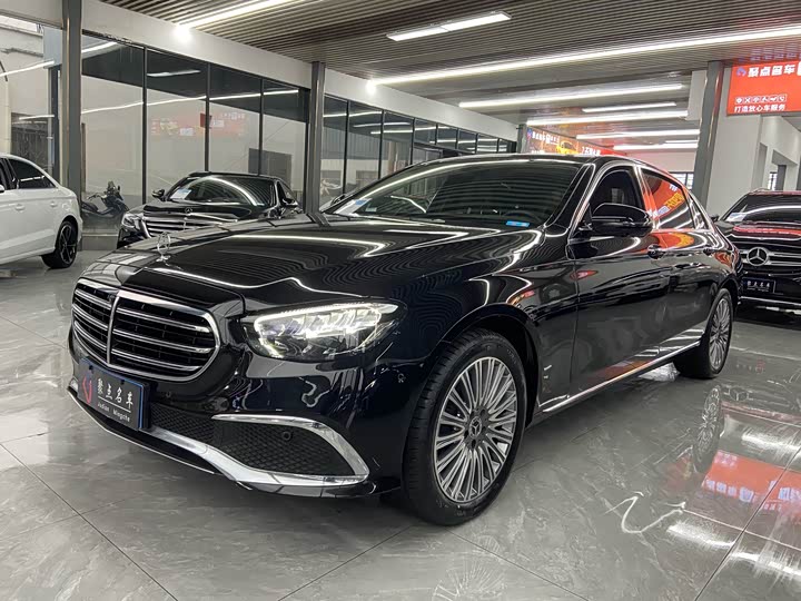 Фото 1 - Mercedes-Benz E-Class