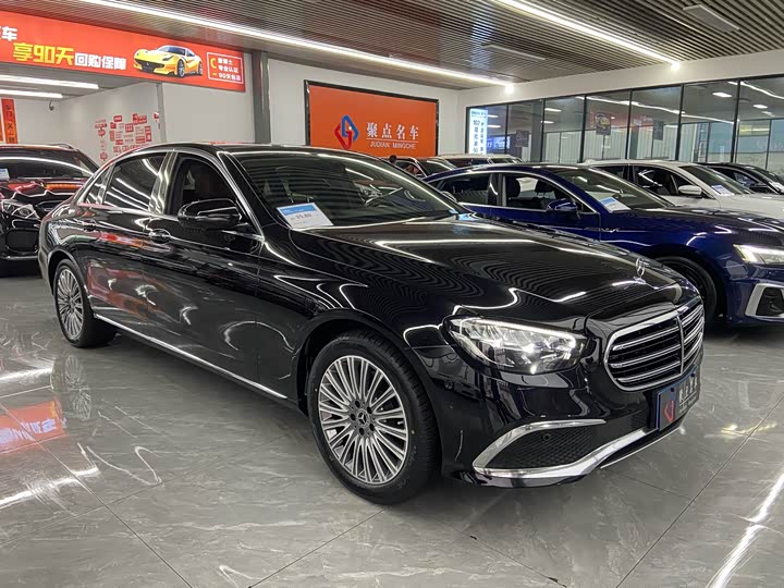 Фото 3 - Mercedes-Benz E-Class