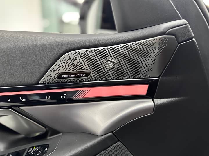 Фото 6 - BMW 5 Series