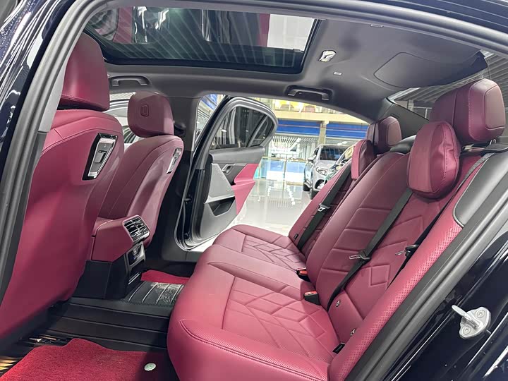 Фото 9 - BMW 5 Series