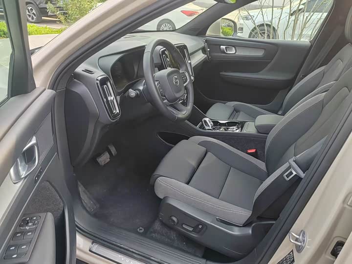 Volvo XC40 2024 2024款 B3 智远豪华版