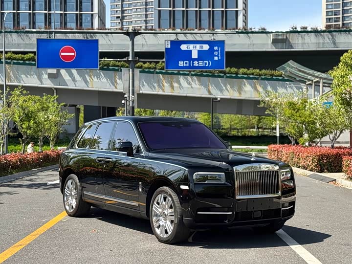 صورة 2 - Rolls-Royce Cullinan