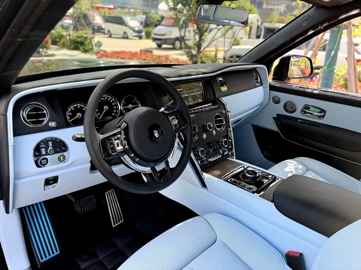 صورة 4 - Rolls-Royce Cullinan