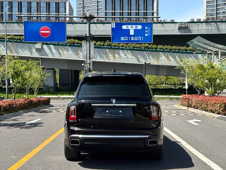صورة 8 - Rolls-Royce Cullinan