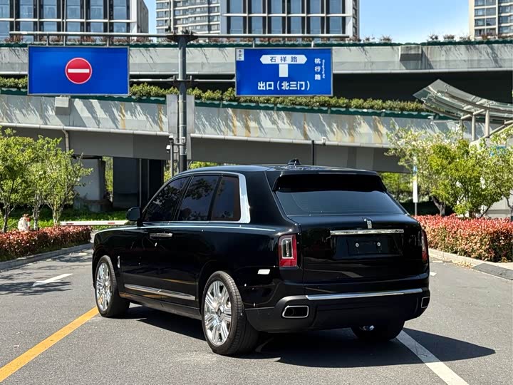 صورة 9 - Rolls-Royce Cullinan