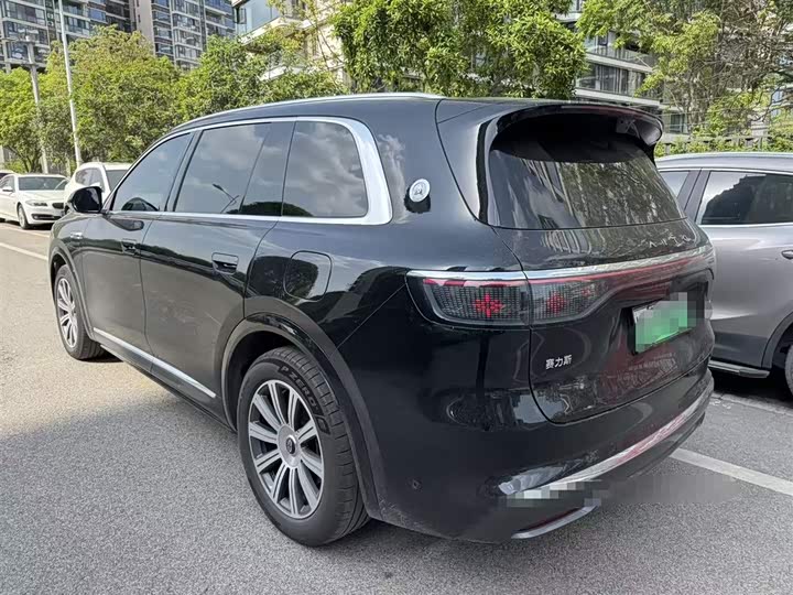 Aito M8 2025 2025款 增程 Max+版 53.4kWh 6座版 (192线激光雷达）
