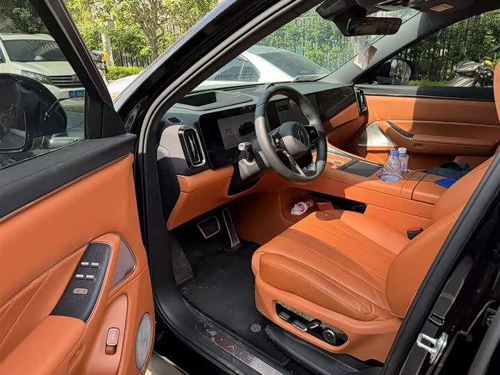 Aito M8 2025 2025款 增程 Max+版 53.4kWh 6座版 (192线激光雷达）