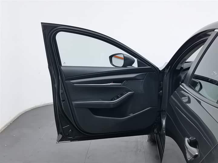 Фото 8 - Mazda 3 (Axela)