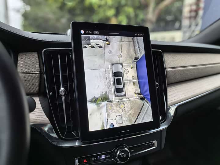 Volvo S90 Hybrid 2026 2026款 插电式混动 四驱长续航智雅豪华版