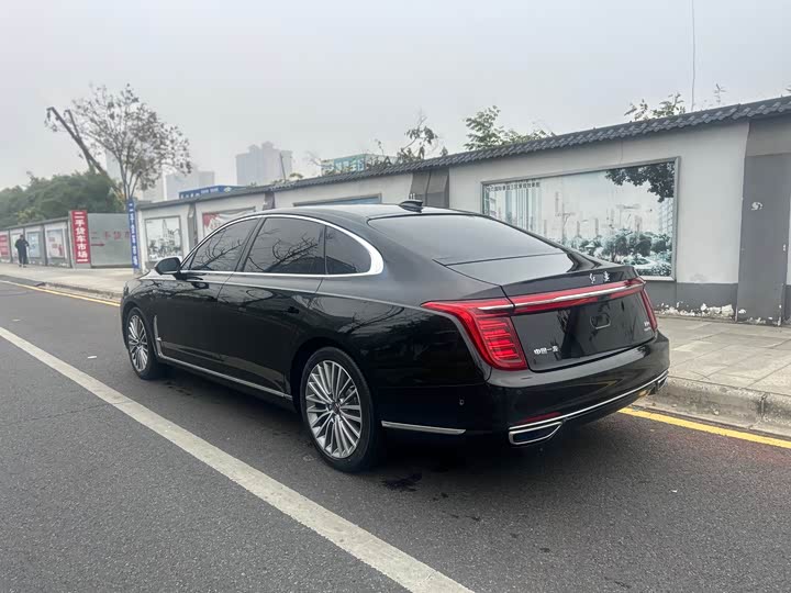 Фото 9 - Hongqi H9