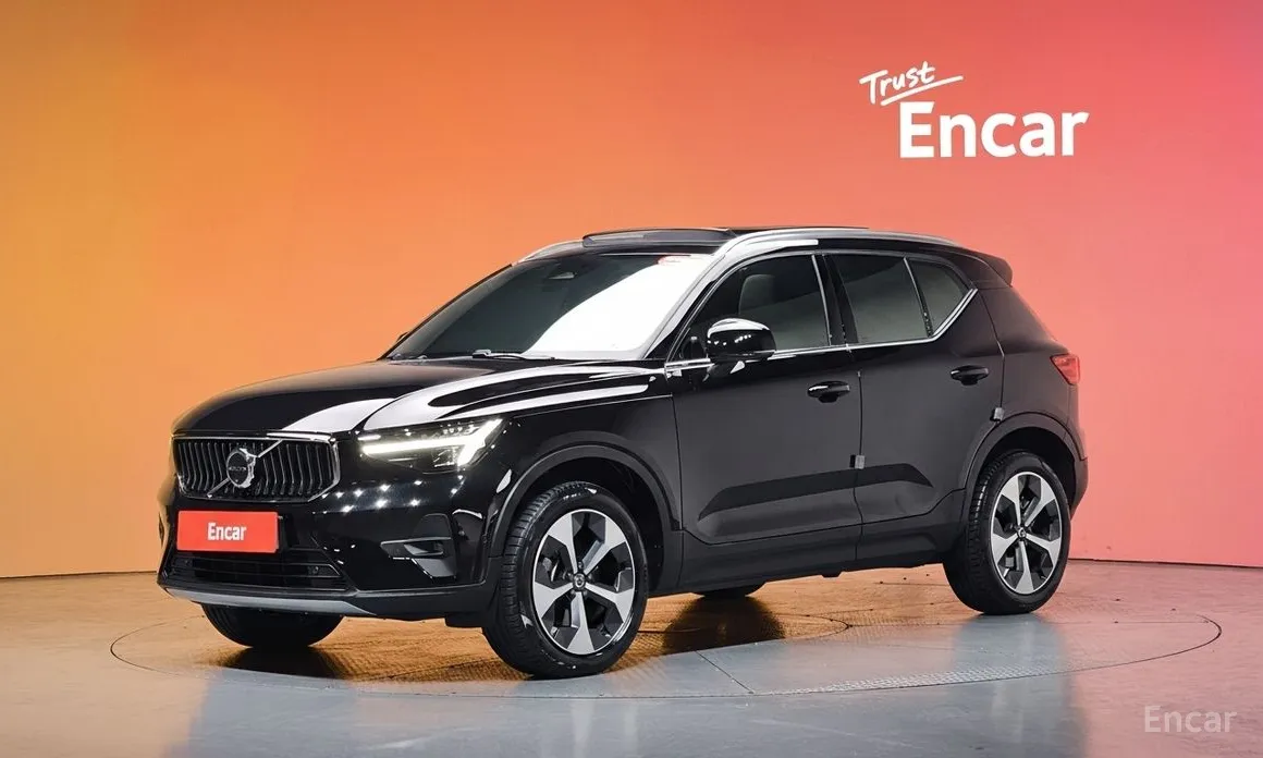 Фото 1 - Volvo XC40
