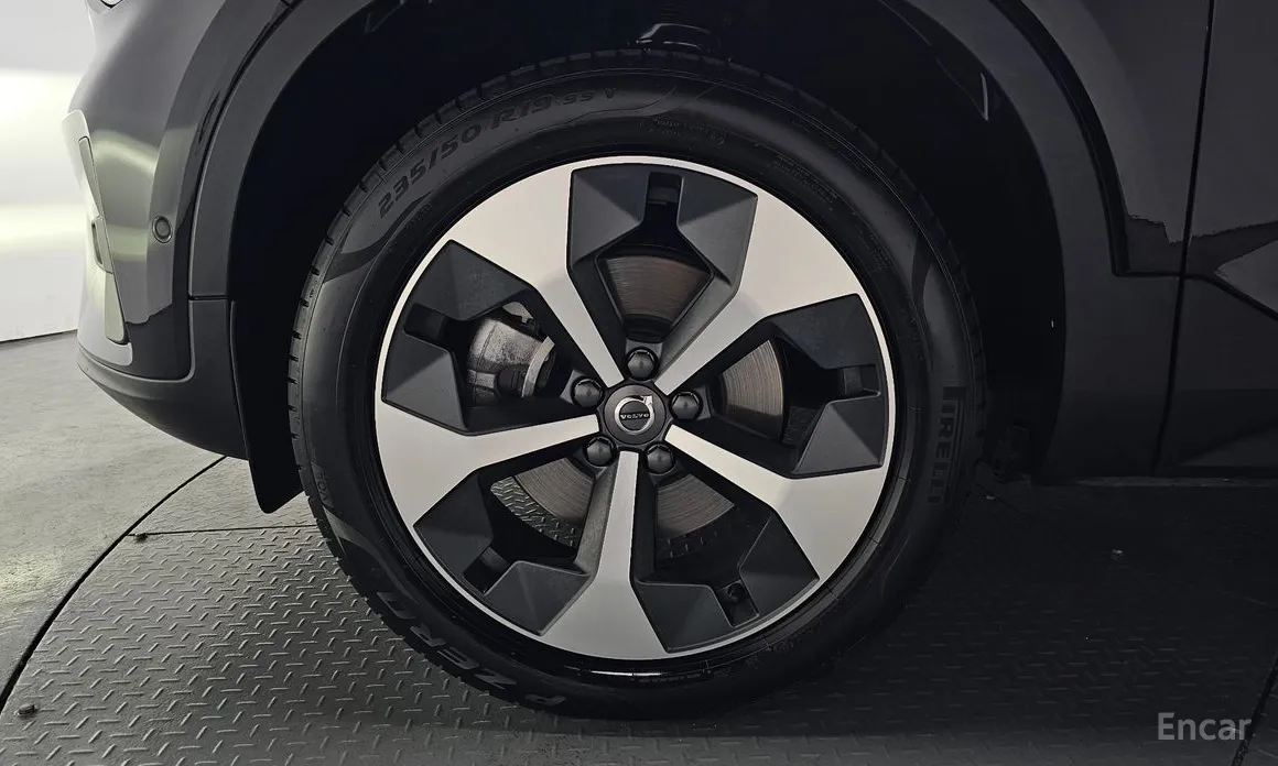 Фото 5 - Volvo XC40