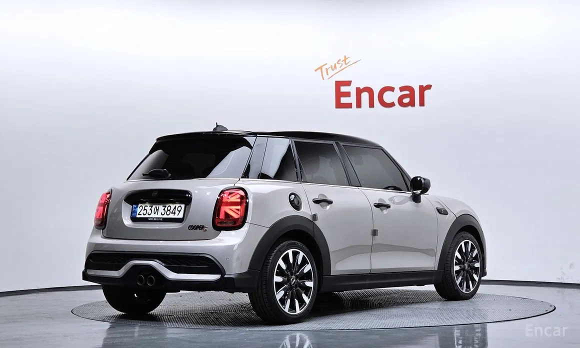 Фото 2 - Mini Cooper