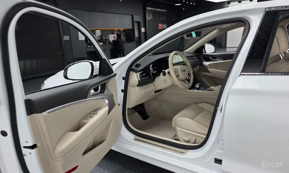 صورة 10 - Genesis G70