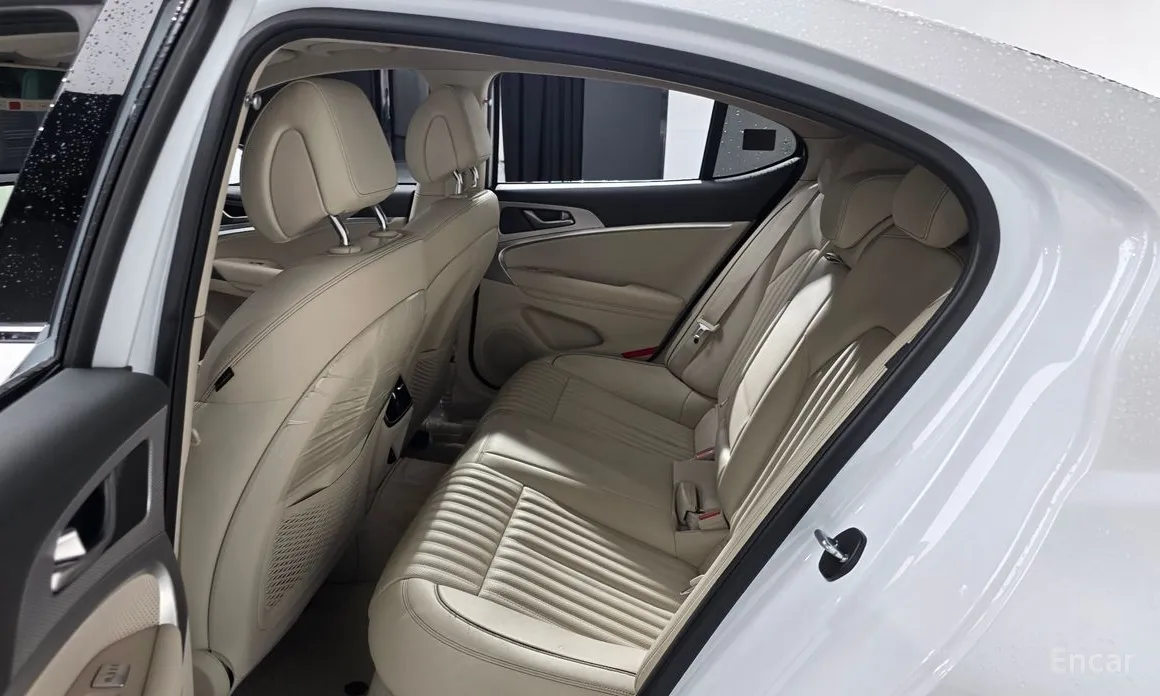 صورة 11 - Genesis G70