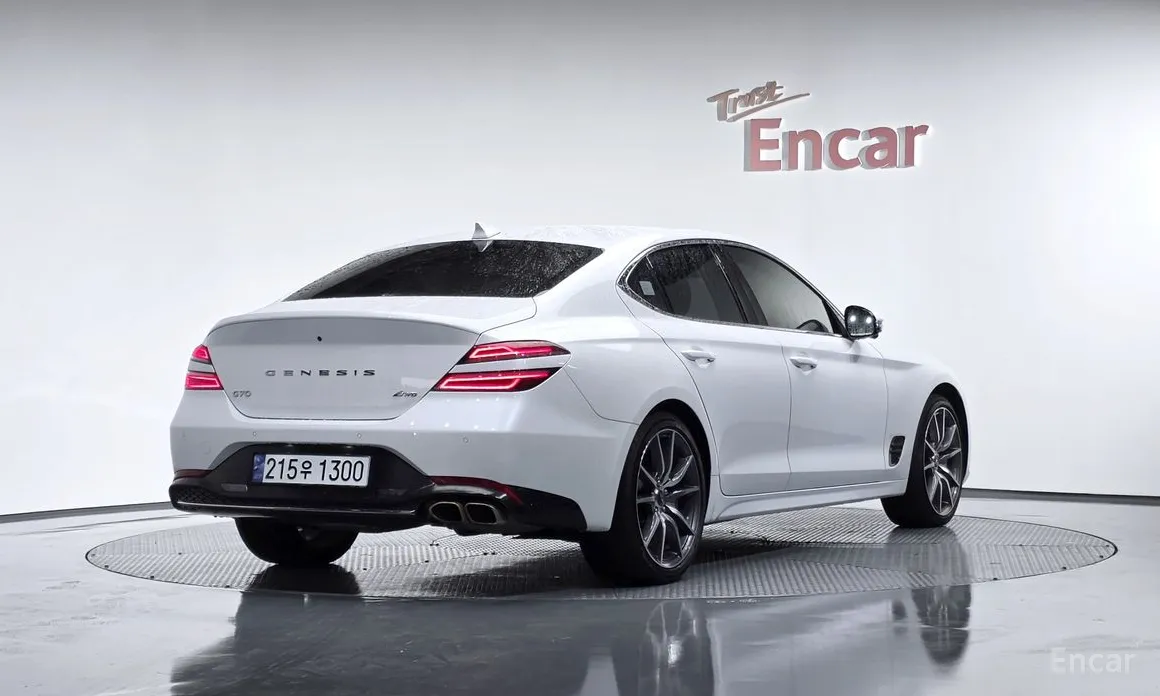 صورة 2 - Genesis G70