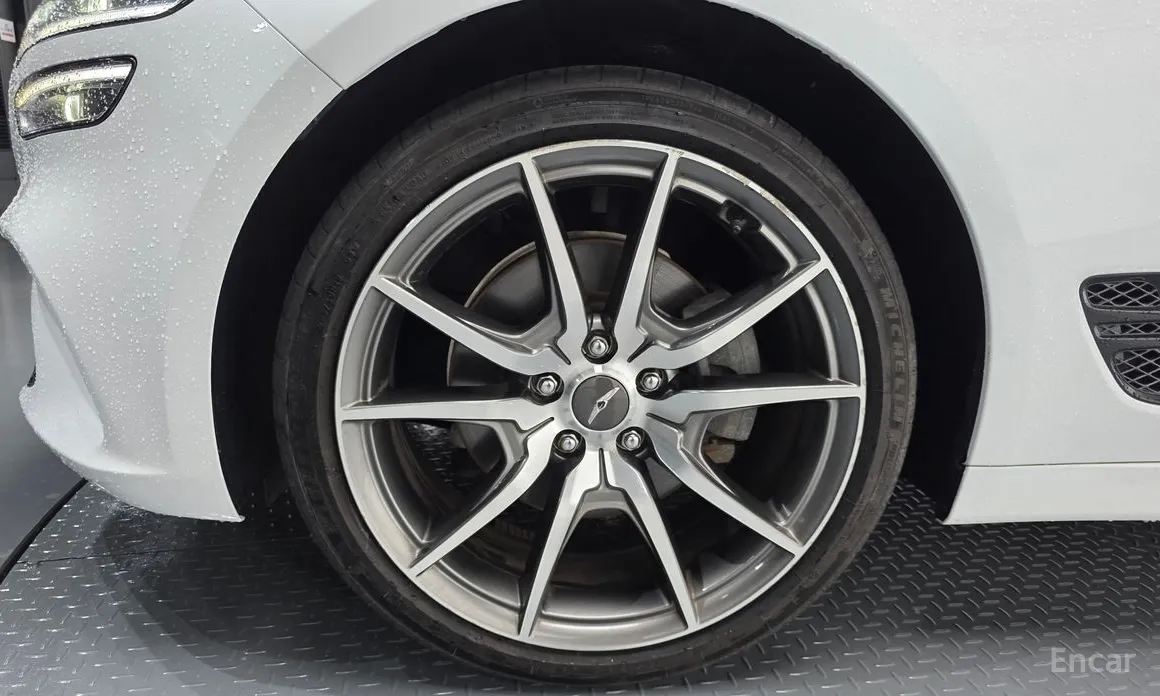 صورة 5 - Genesis G70