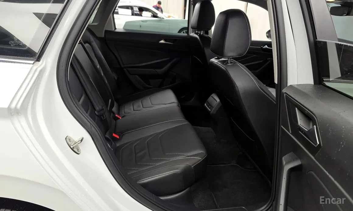 Photo 11 - Volkswagen Jetta